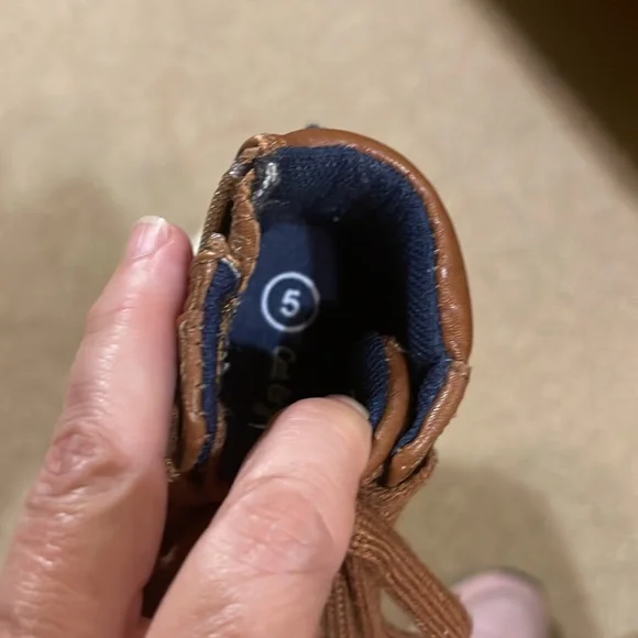 Cat & Jack tan little boy shoes. Size 5. Great condition! - Picture 8 of 9